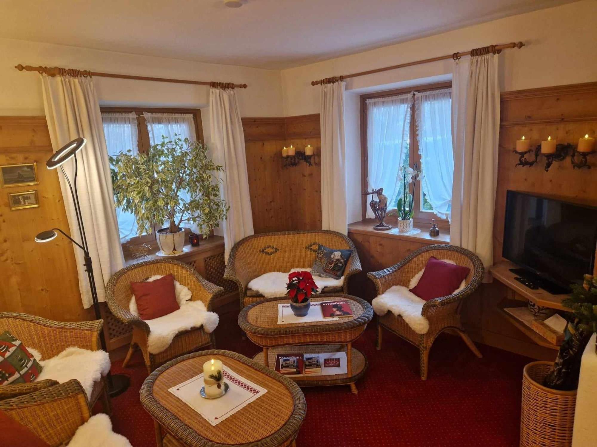 Pension Alpenrose Kitzbuhel Bagian luar foto